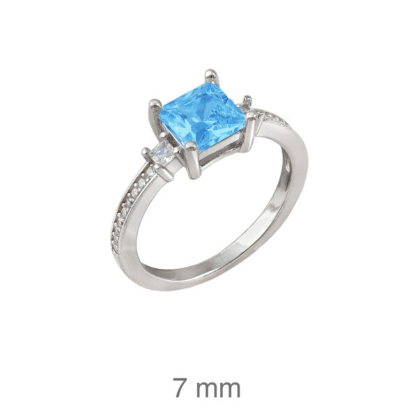 anillo de plata con circonita